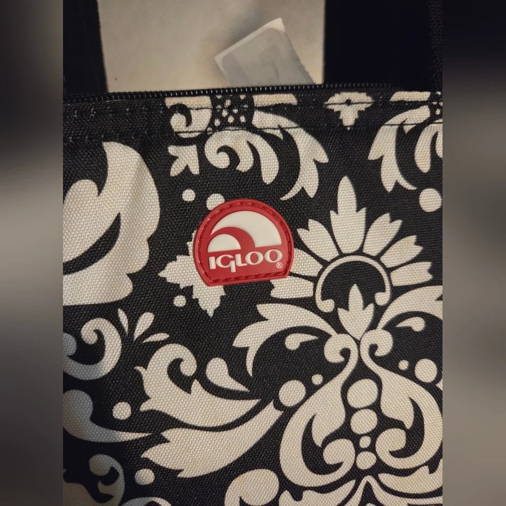 Igloo Black and White Patterned Women's Insulated Bag - Picture 2 of 9